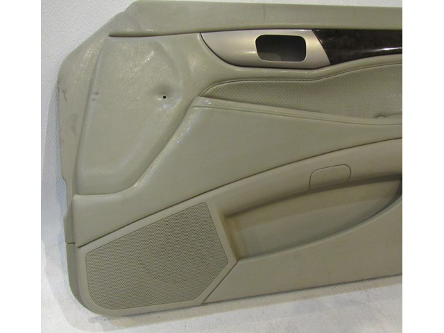 2004 Infiniti M45 Front RH Passenger Door Panel