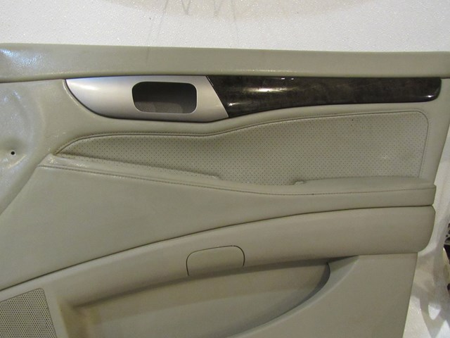 2004 Infiniti M45 Front RH Passenger Door Panel