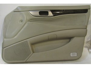 2004 Infiniti M45 Front RH Passenger Door Panel