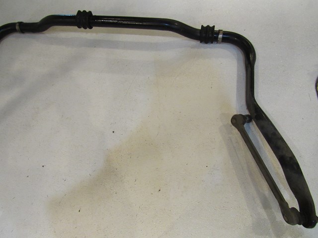 2004 Infiniti M45 Front Sway Bar w/Links