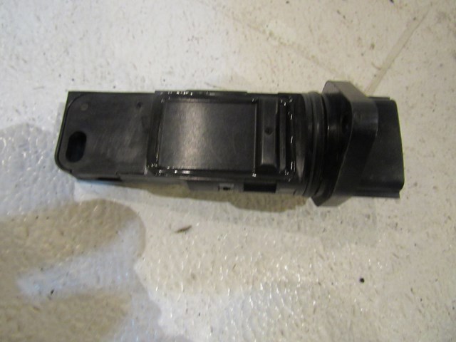 2004 Infiniti M45 MAF Sensor Mass Air Flow Sensor