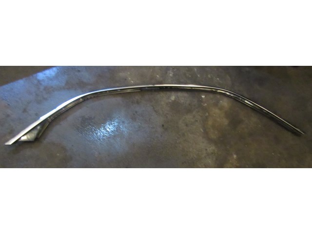 2004 Infiniti M45 RH Passenger Side Exterior Window Trim