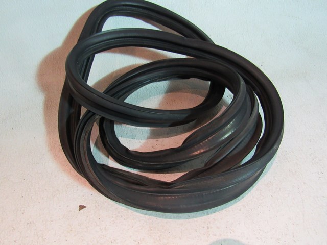 2002 Honda S2000 Trunk Seal