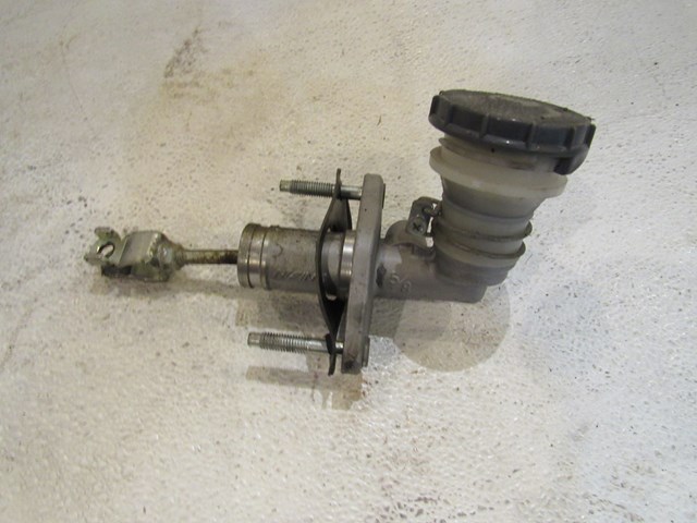 2002 Honda S2000 Clutch Master Cylinder OEM