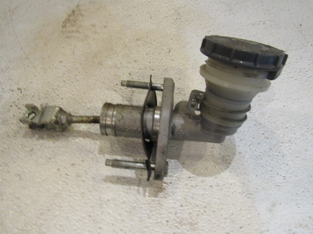 2002 Honda S2000 Clutch Master Cylinder OEM