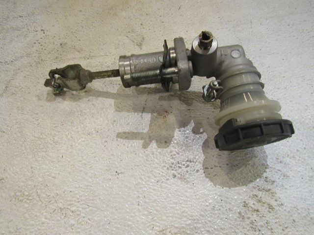 2002 Honda S2000 Clutch Master Cylinder OEM