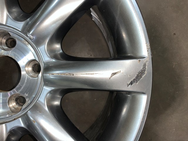 2004 Infiniti M45 18x7-1/2 8 Spoke Wheel OEM