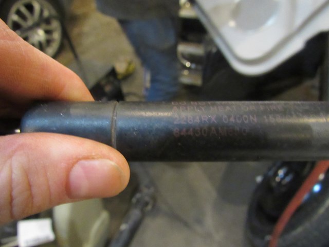 2006 Infiniti G35 Coupe Trunk Struts Set of 2-84430AM600