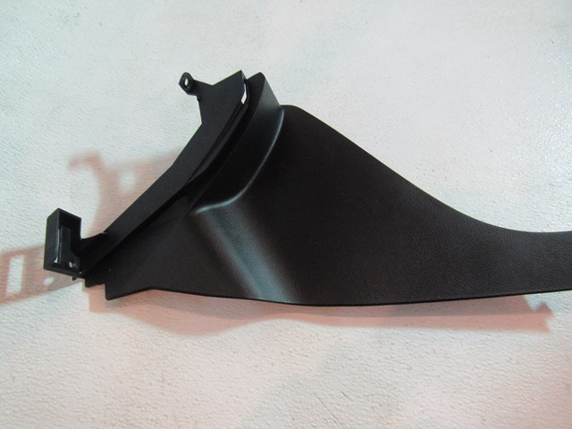 2005 2006 Infiniti G35 Coupe LH Driver Knee Kick Panel 68135 AC700