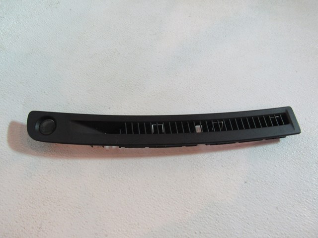 03 04 05 06 07 Infiniti G35 Coupe RH Passenger Dash Defrost Vent 