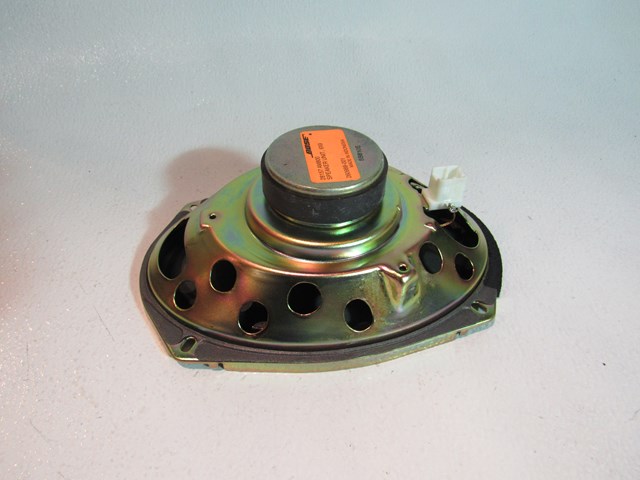 03 04 05 06 07 Infiniti G35 Coupe Rear Deck Speaker RH LH 28157AM800