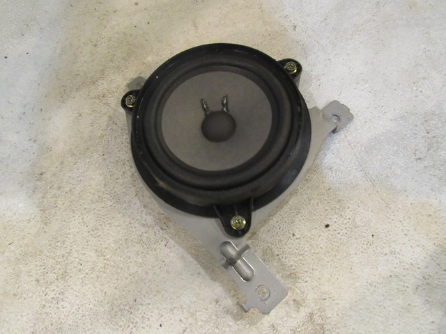 2006 Infiniti G35 Coupe Rear LH Speaker w/Bracket 28156 AM900