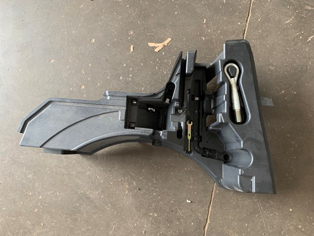 2006 Infiniti G35 Coupe Trunk Spacer w/Tow Hook