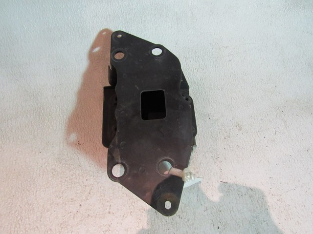 03 04 05 06 07 Infiniti G35 Coupe Front LH Driver Bumper Reinforcement Mount