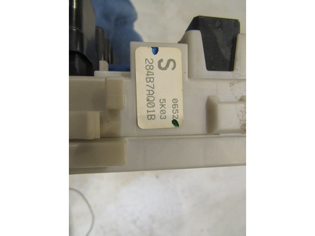 2006 Infiniti G35 Coupe MT IPDM Engine Fuse Box 284B7AQ01B