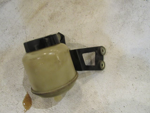 2006 Infiniti G35 Coupe Power Steering Fluid Reservoir