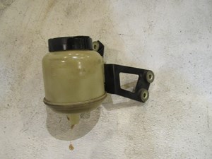 2006 Infiniti G35 Coupe Power Steering Fluid Reservoir