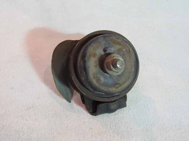 03 04 05 06 07 infiniti G35 Coupe RH Passenger Engine Mount Bracket 2003-2007