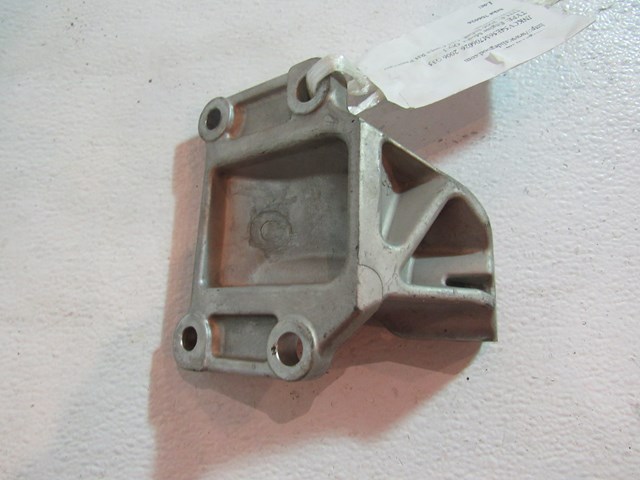 03 04 05 06 07 Infiniti G35 Coupe RH Passenger Engine Mount