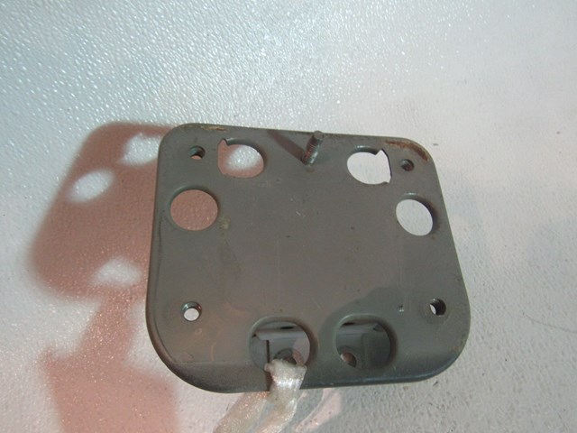 03 04 05 06 07 Infiniti G35 Coupe Rear RH Bumper Reinforcement Mount