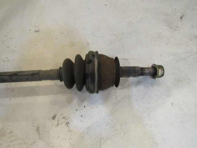 2006 Infiniti G35 Coupe Rear RH Passenger Axle