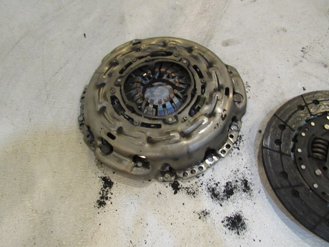 2006 Infiniti G35 Coupe Clutch Disc & Pressure Plate Assembly OEM 30210CD00C