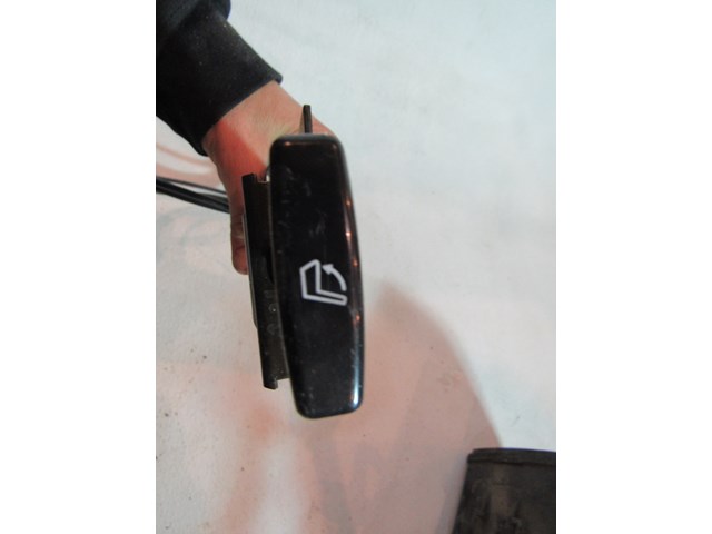 2006 Infiniti G35 Coupe Rear Seat Release