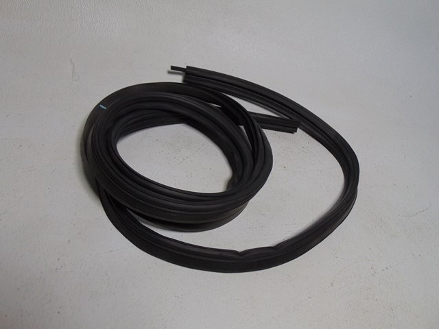 2014 Nissan Juke Nismo RS Hatch Seal