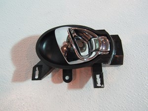 2014 Nissan Juke Nismo RS Front RH Passenger Interior Door Handle