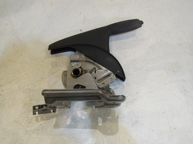 2014 Nissan Juke Nismo AT Emergency Brake Handle