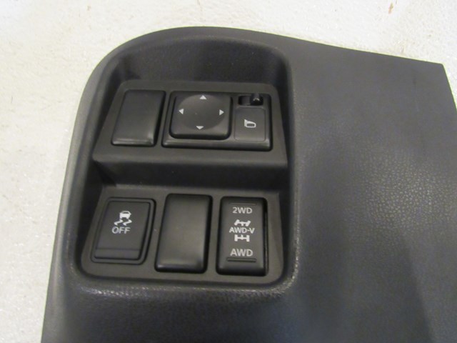 2014 Nissan Juke Nismo RS LH Lower Dash Knee w/Buttons 