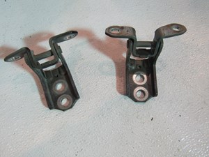2014 Nissan Juke Nismo RS Front RH Passenger Door Hinges