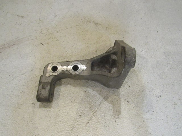 14 Nissan Juke Nismo RS Transfer Case Bracket Transfer Case Mount