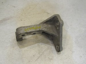 14 Nissan Juke Nismo RS Transfer Case Bracket Transfer Case Mount