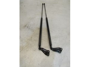 2014 Nissan Juke Nismo RS Hatch Strut Set 90450 1KA2A