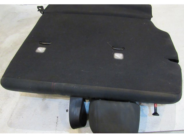 2014 Nissan Juke Nismo RS Rear LH & Center Seat Back w/Belt