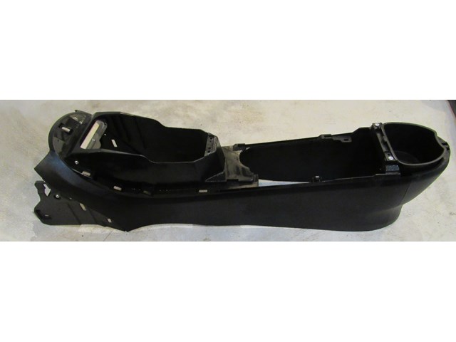 14 Nissan Juke Nismo RS Bottom Portion of the Center Console AT