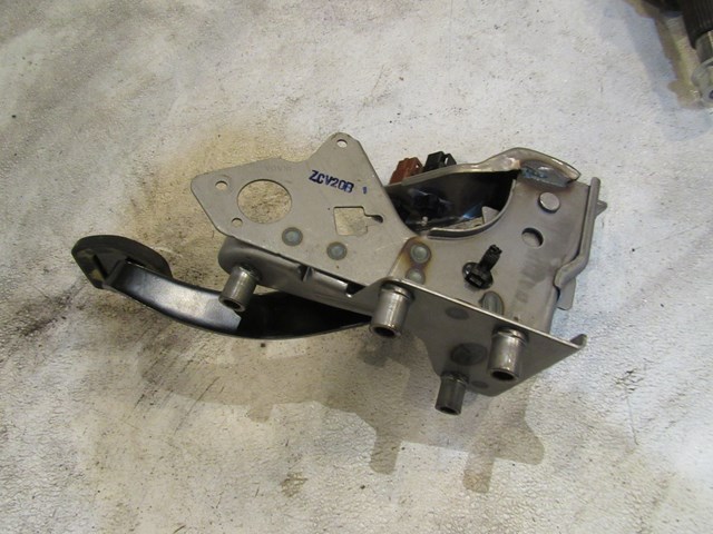 2014 Nissan Juke Nismo RS AT Brake Pedal