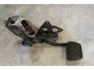 2014 Nissan Juke Nismo RS AT Brake Pedal