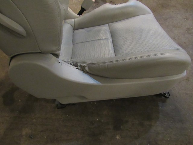 2006 Infiniti G35 Coupe RH Passenger Front Seat See Description