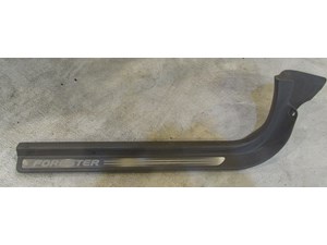 2004 Subaru Forester XT Front RH Pass Door Sill 94060SA080