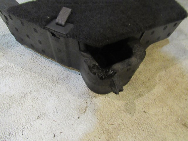 2004 Subaru Forester XT Rear RH Hatch Spacer Foam-See description