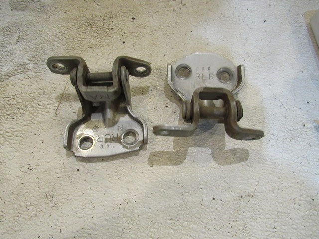 2004 Subaru Forester XT Rear RH Passenger Door Hinges