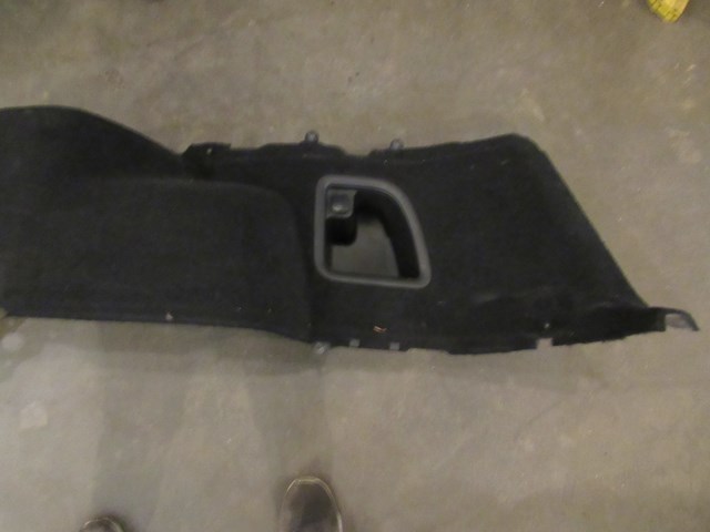 04 Subaru Forester XT RH Passenger Hatch Quarter Moulding Carpet