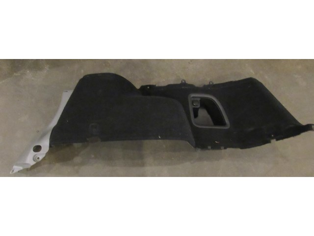 04 Subaru Forester XT RH Passenger Hatch Quarter Moulding Carpet