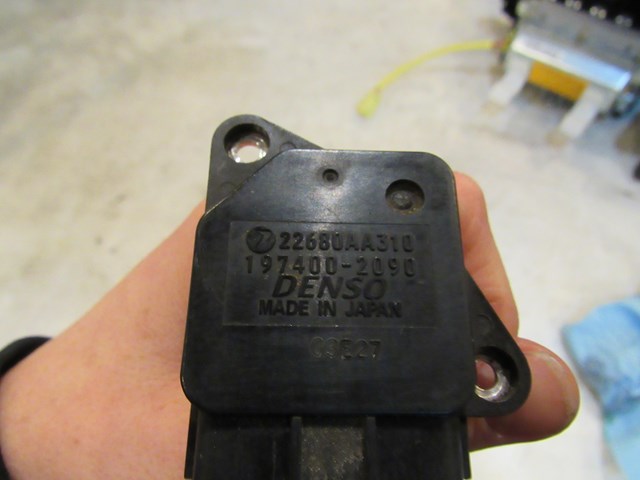 2004 Subaru Forester XT MAF Sensor Mass Air Flow Sensor 22680AA310