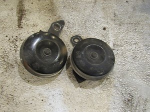 2004 Subaru Forester XT Horn Set