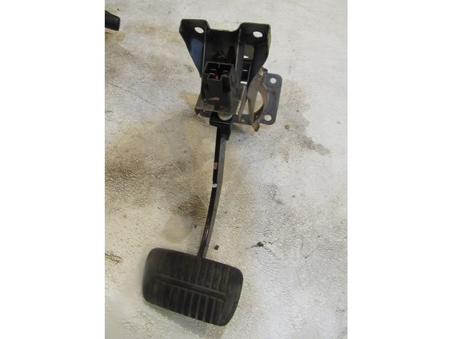 2004 Subaru Forester XT AT Brake Pedal