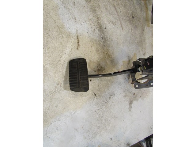 2004 Subaru Forester XT AT Brake Pedal