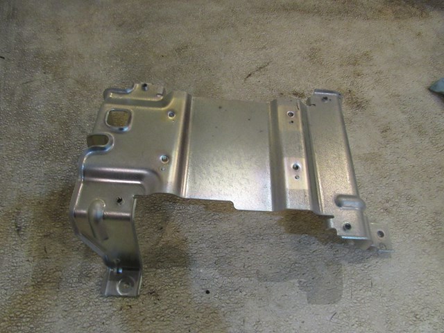 2009 Infiniti G37 Coupe Amplifier Bracket